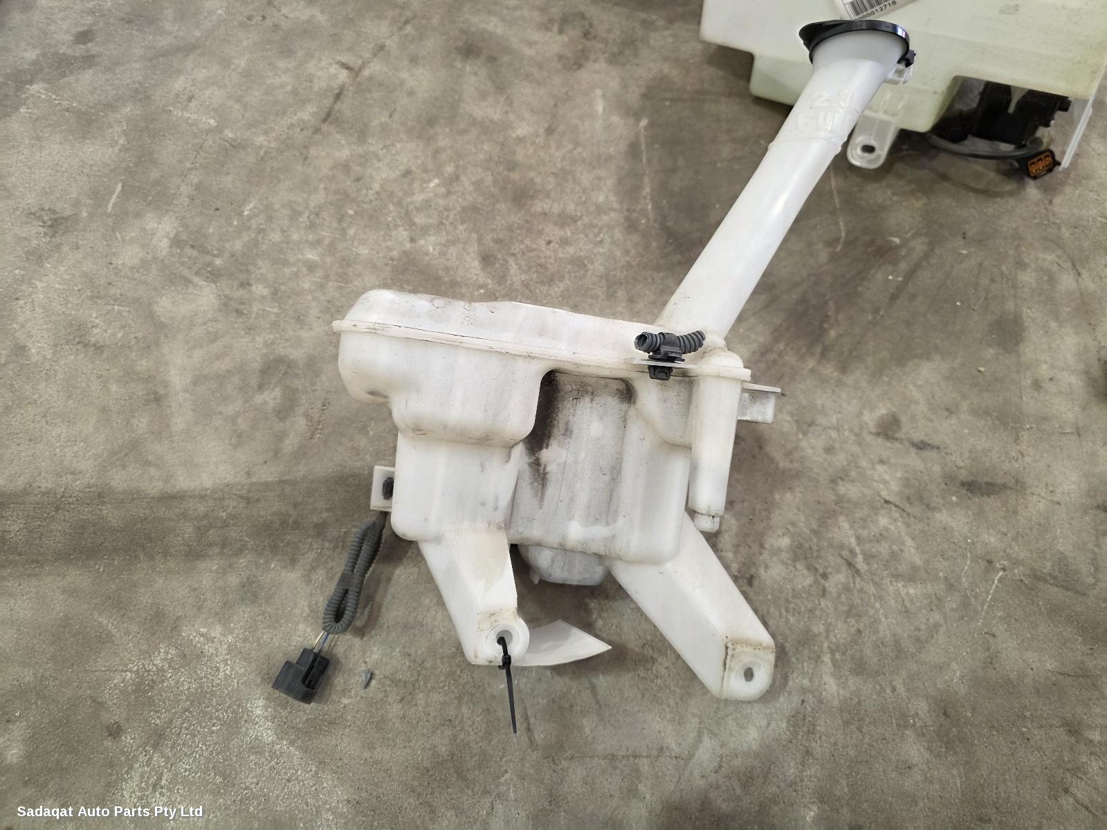 Toyota Yaris Washer Bottle