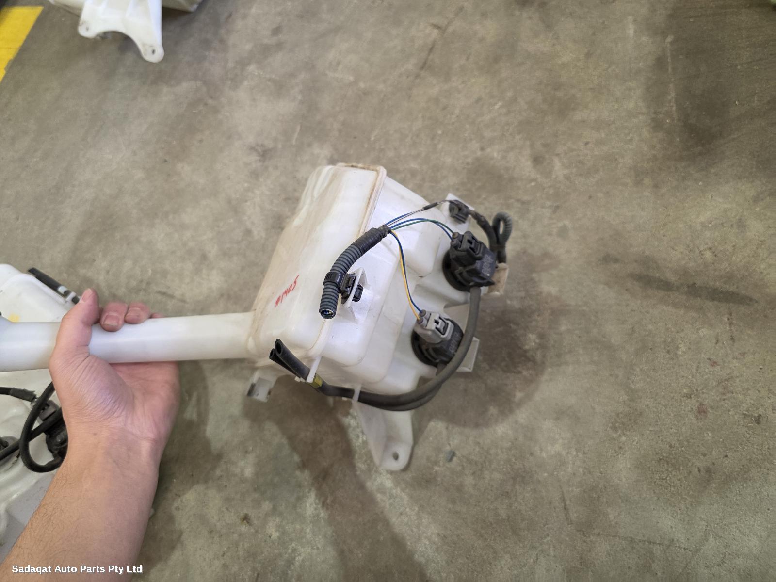 Toyota Yaris Washer Bottle