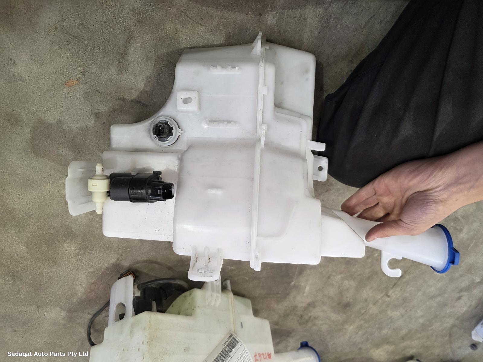 Hyundai I30 Washer Bottle