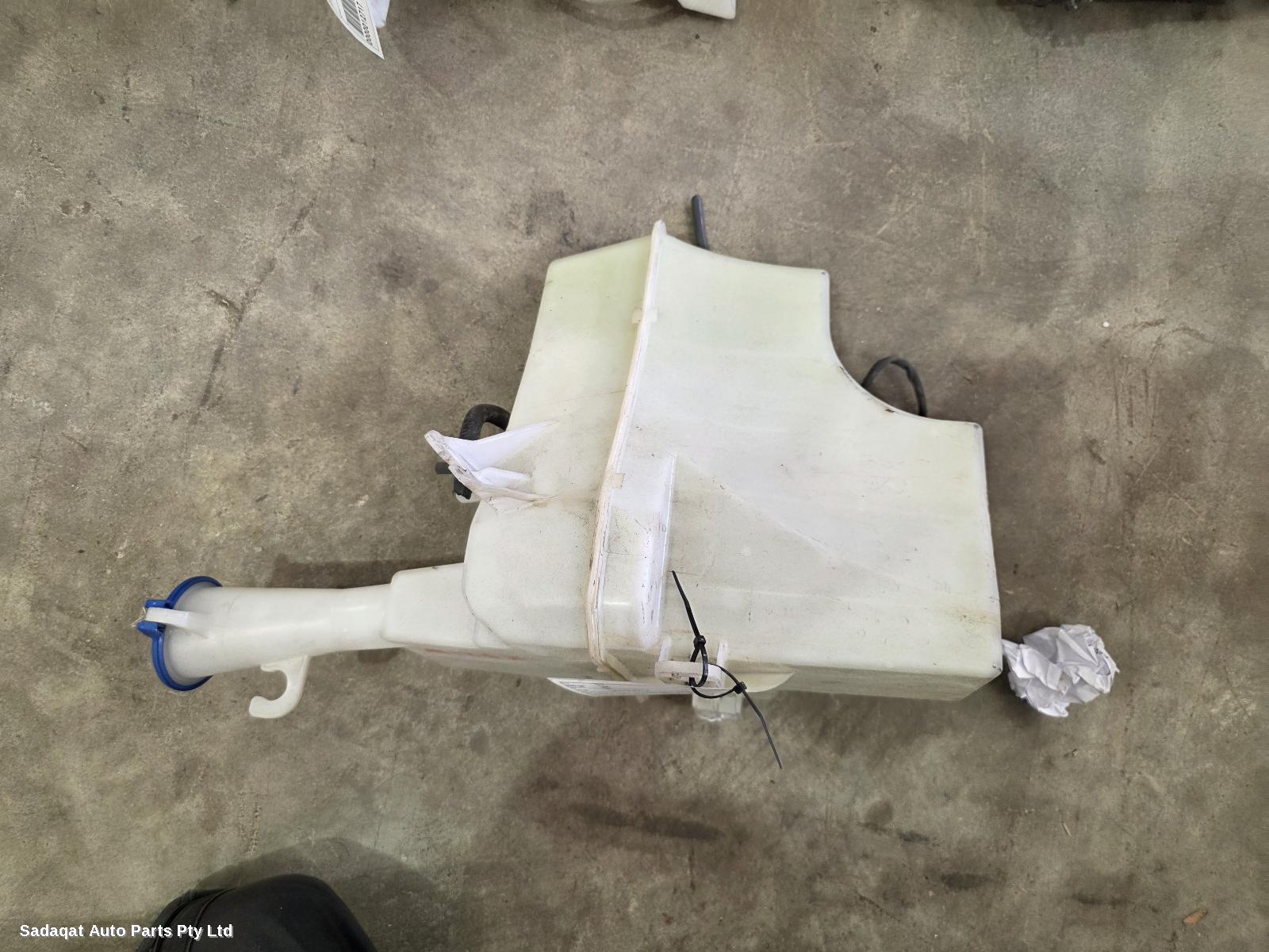 Hyundai I30 Washer Bottle