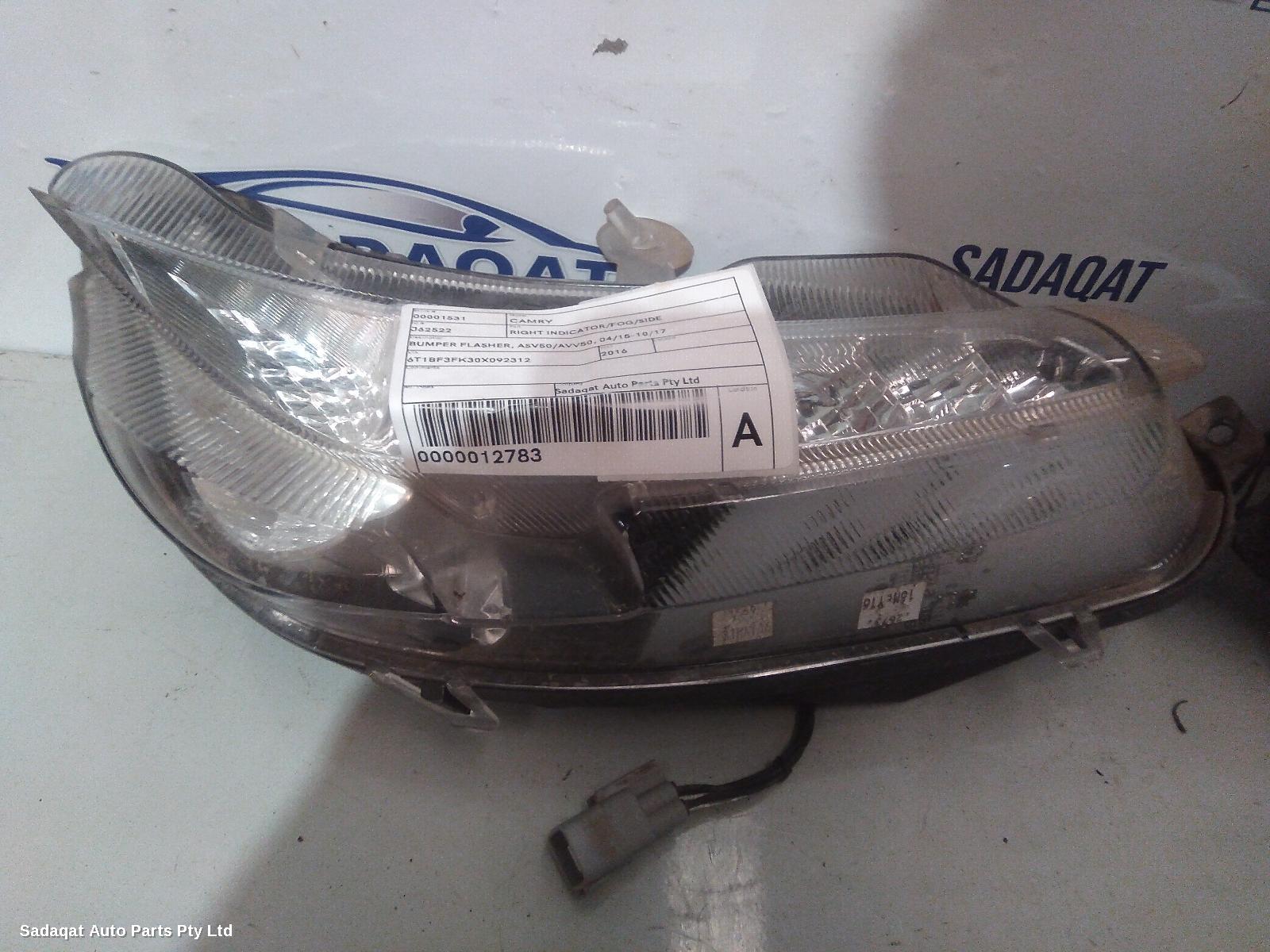 Toyota Camry Right Indicator/fog/side