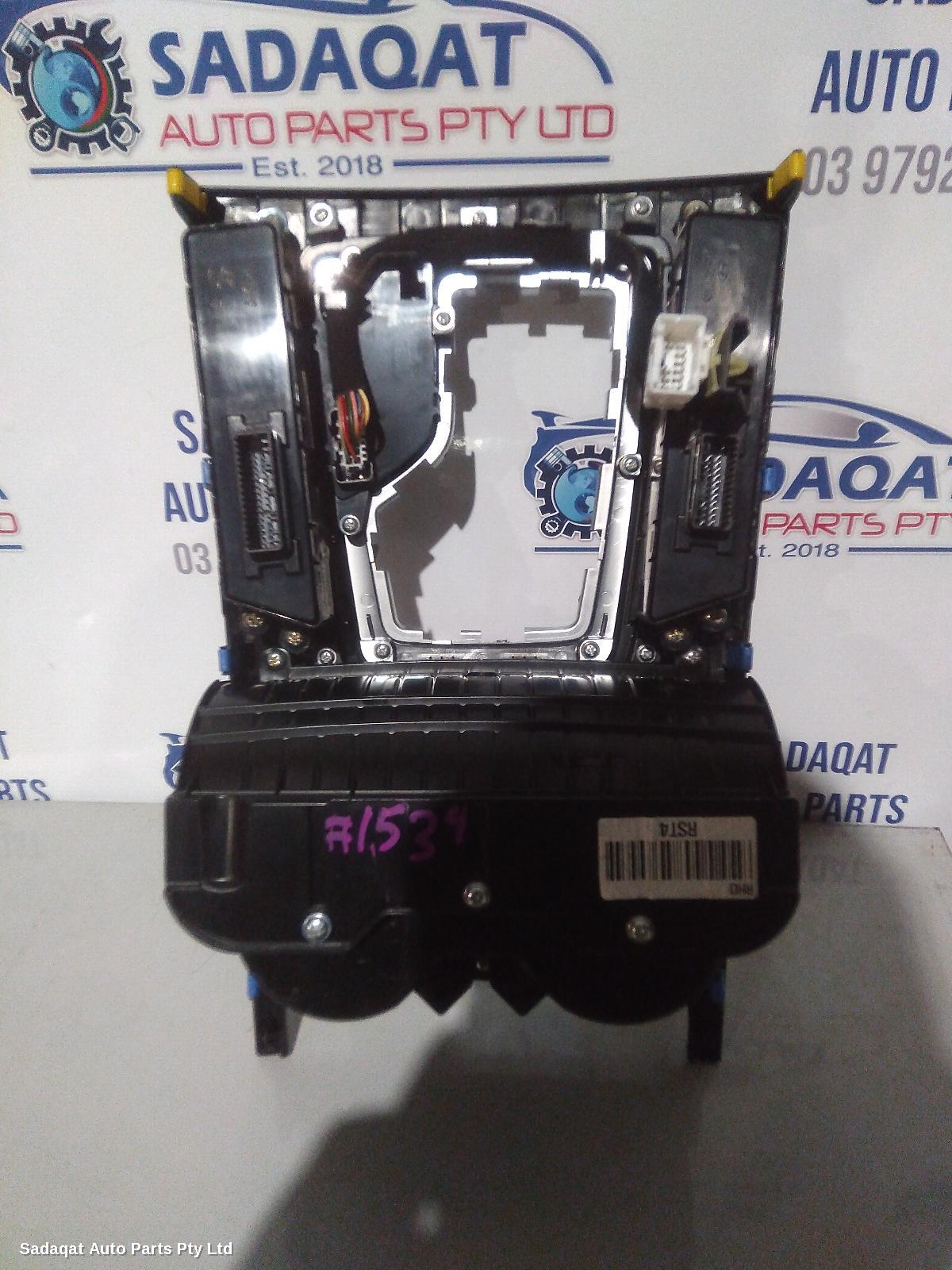 Hyundai Genesis Gear Stick/shifter
