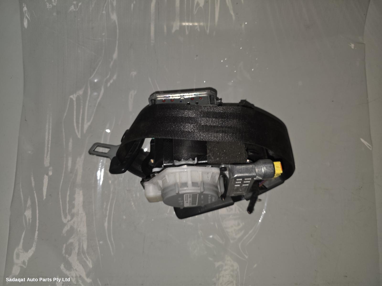 Audi A4 Seatbelt/stalk