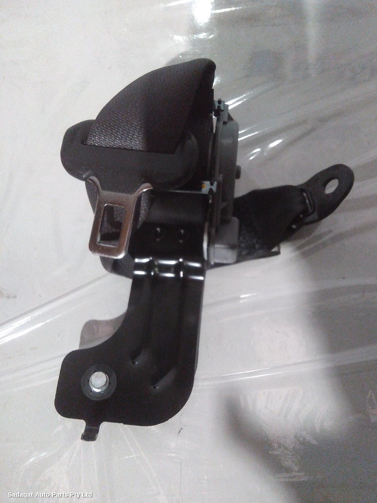 Hyundai Genesis Seatbelt/stalk