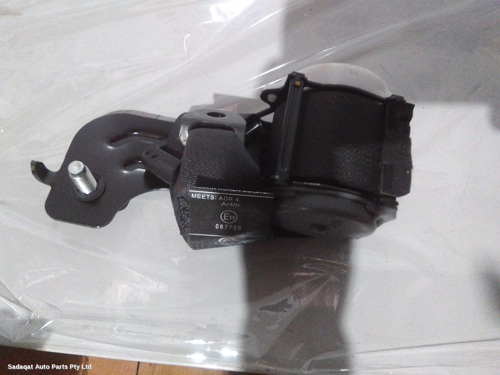 Hyundai Genesis Seatbelt/stalk