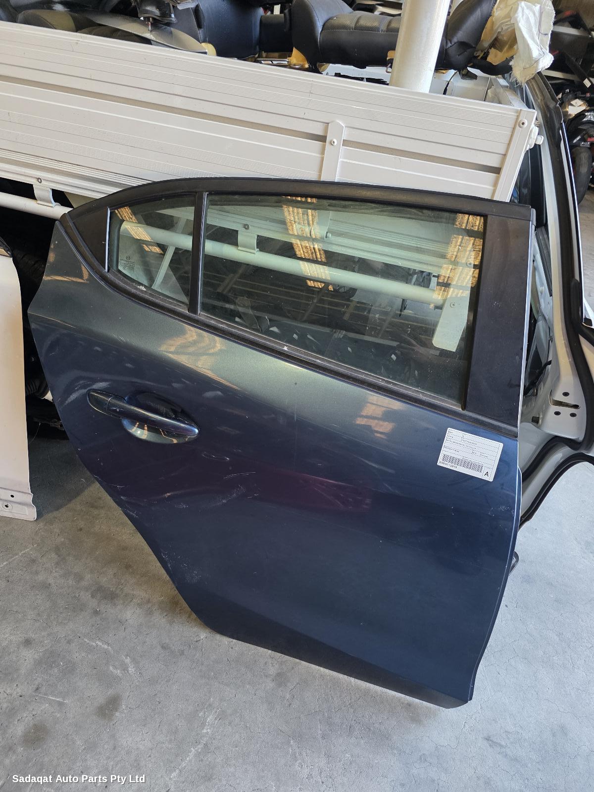 Mazda 3 Right_rear_door_sliding