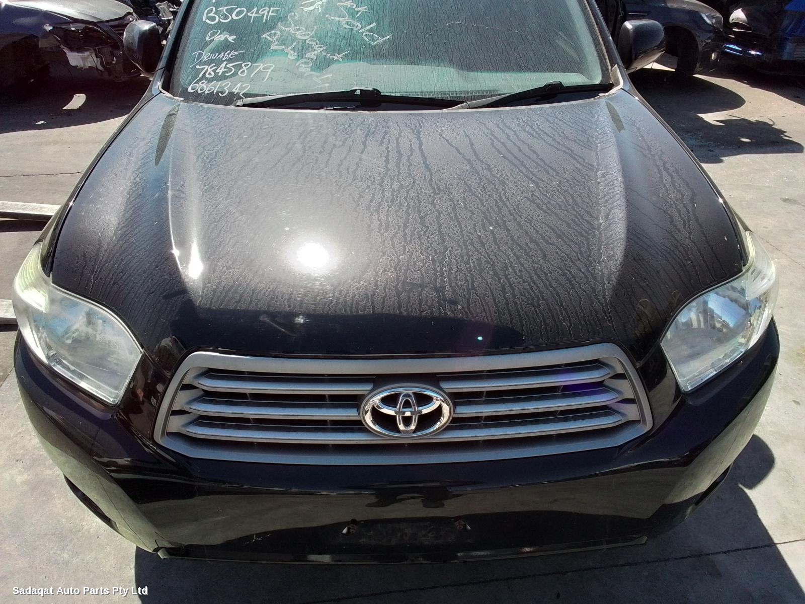 Toyota Kluger Left Taillight