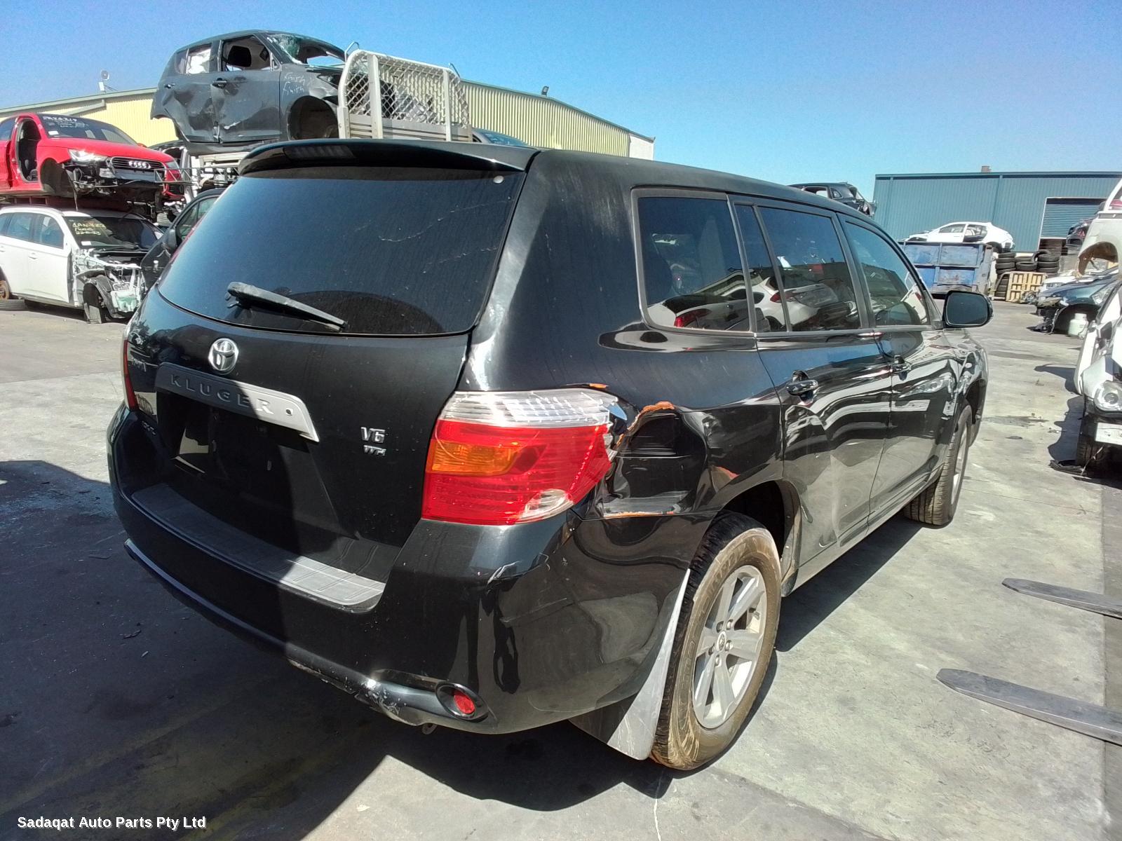 Toyota Kluger Left Taillight