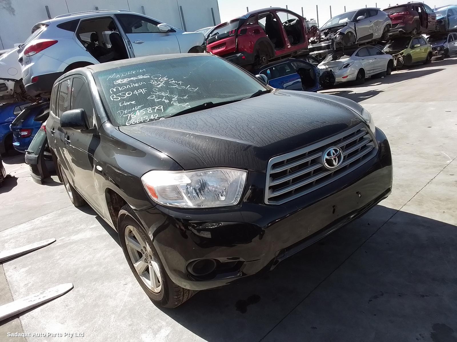 Toyota Kluger Left Taillight