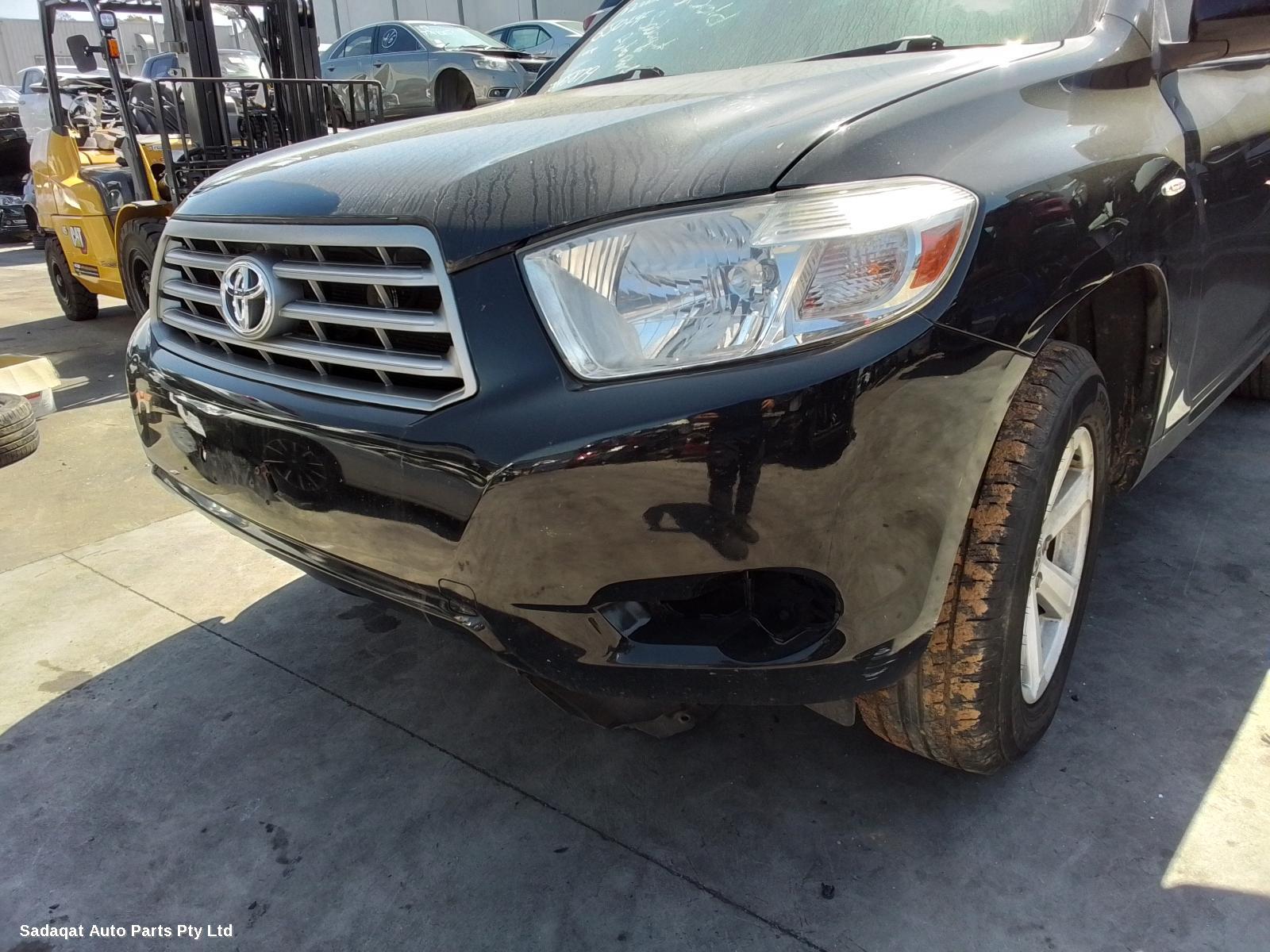 Toyota Kluger Left Taillight