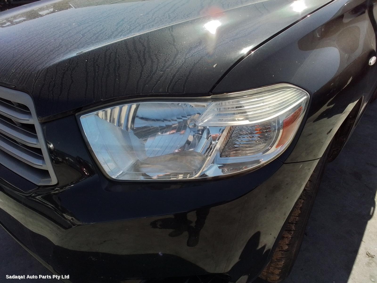 Toyota Kluger Left Taillight