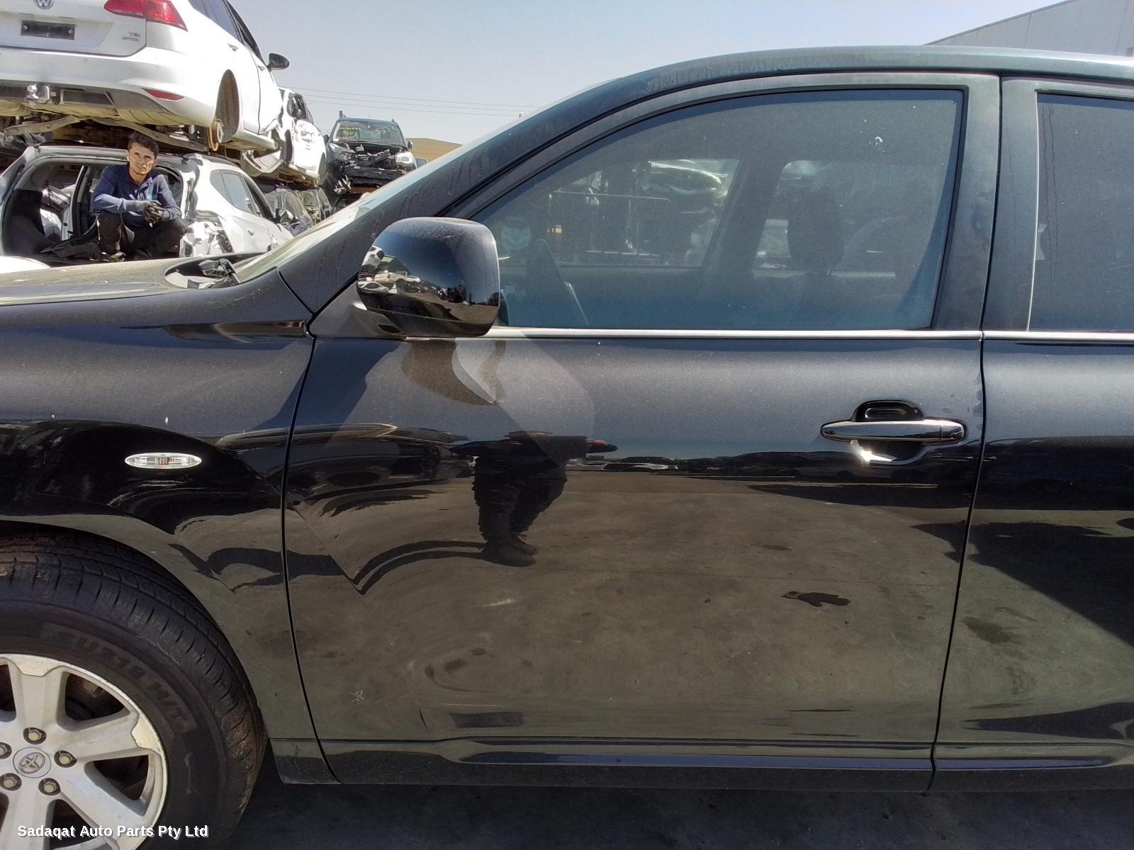 Toyota Kluger Left Taillight