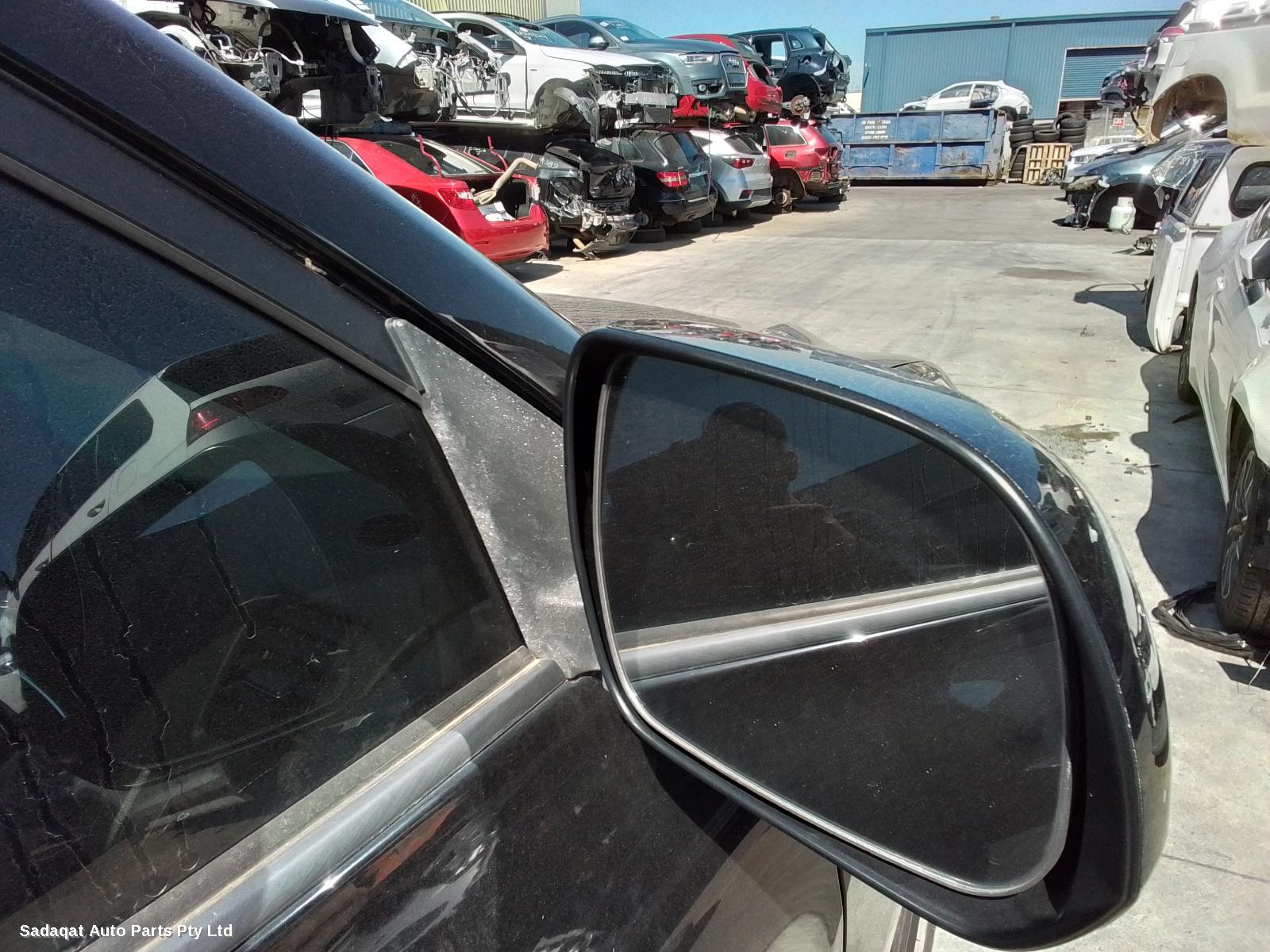 Toyota Kluger Left Taillight