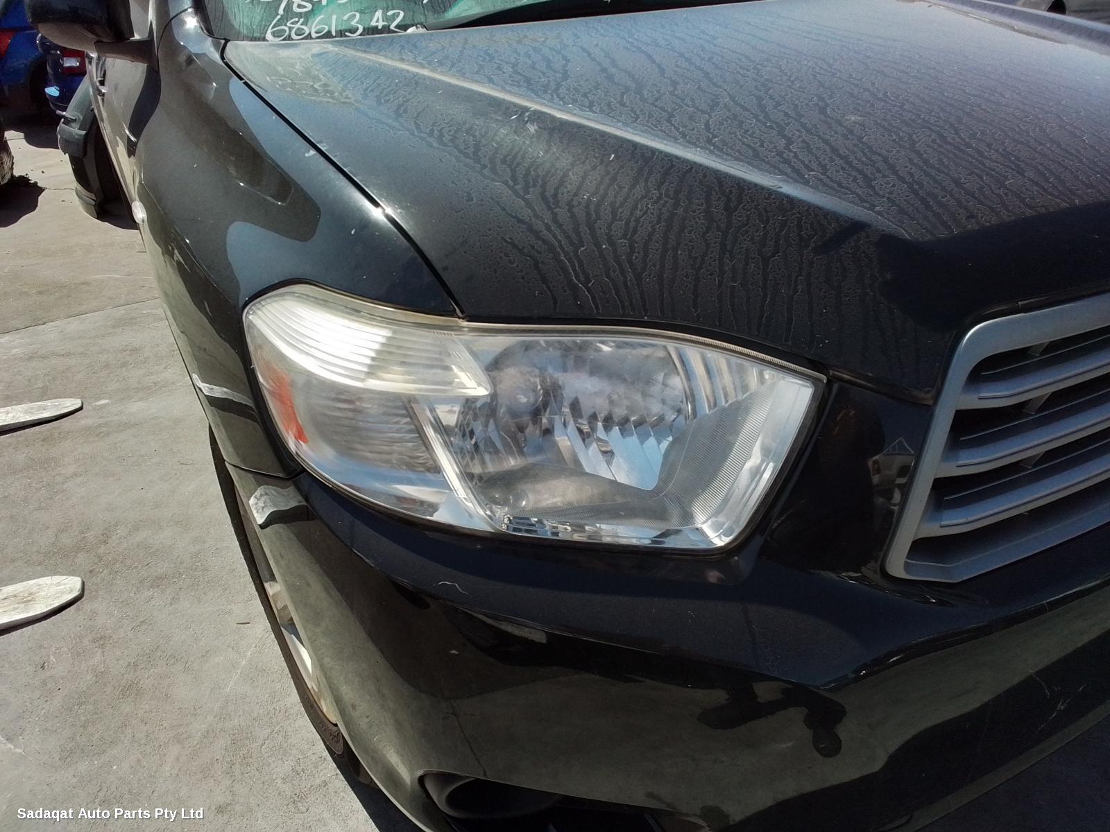 Toyota Kluger Left Taillight