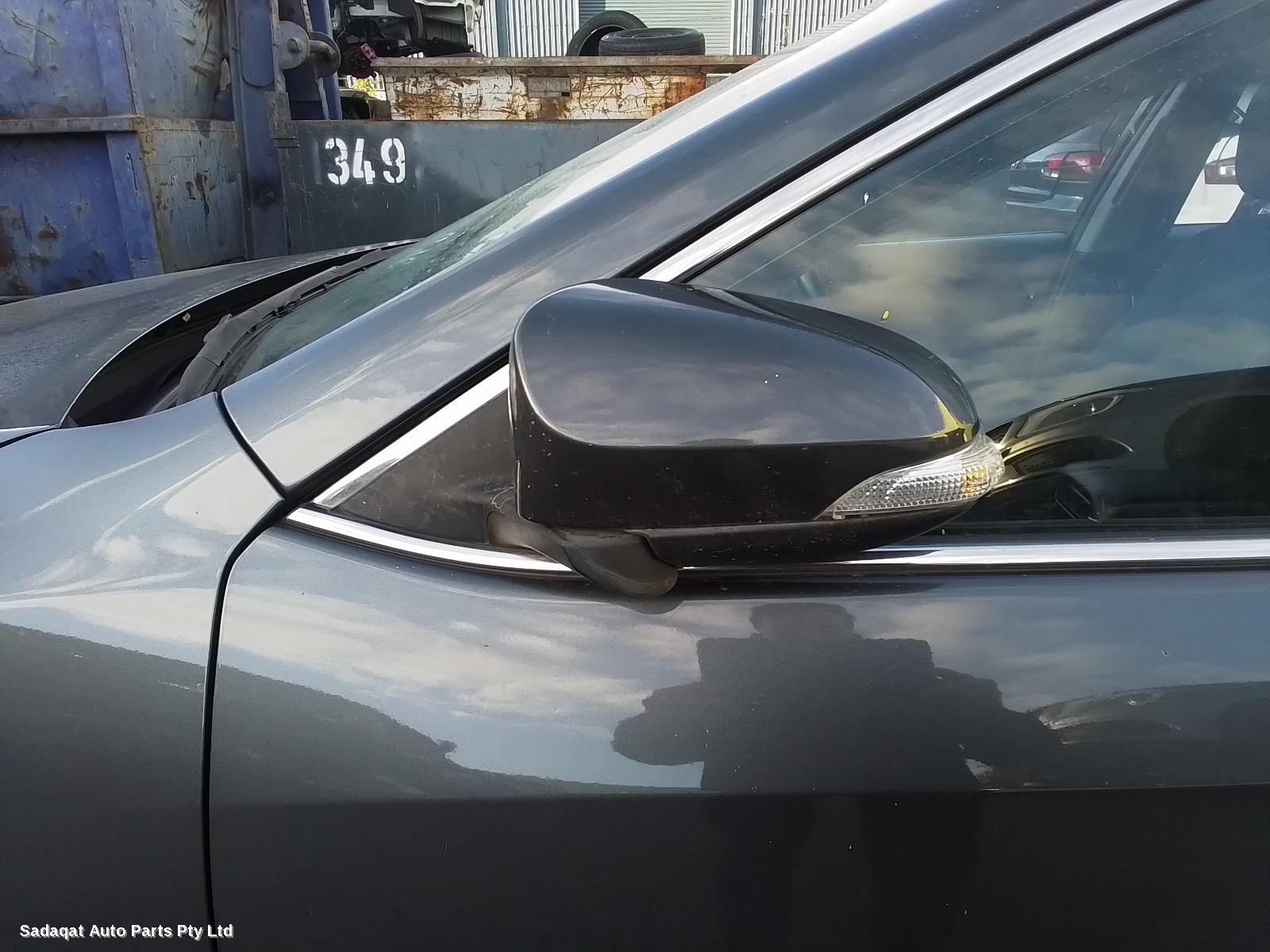 Toyota Camry Right Door Mirror