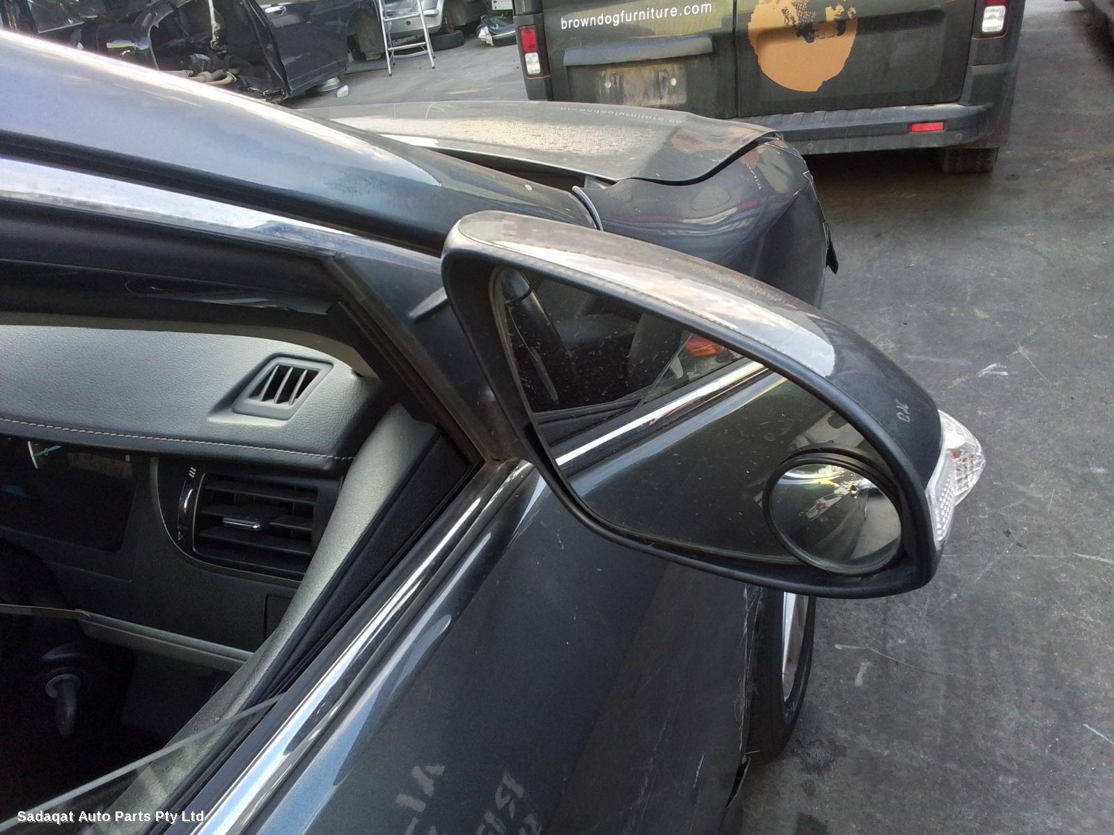Toyota Camry Right Door Mirror