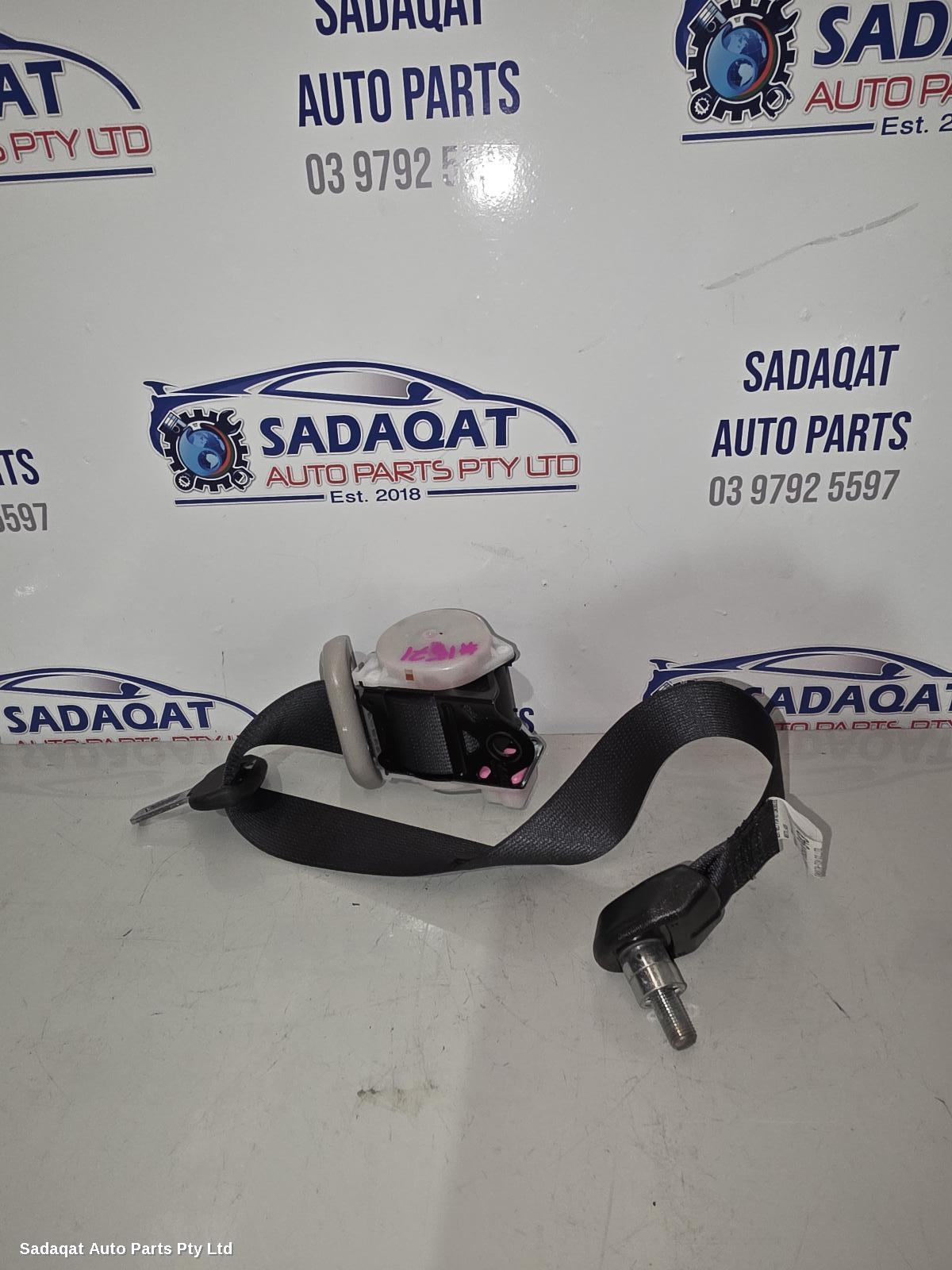 Mitsubishi Pajero Seatbelt/stalk