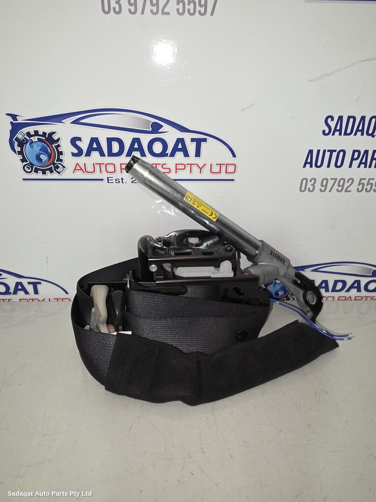 Mitsubishi Pajero Seatbelt/stalk