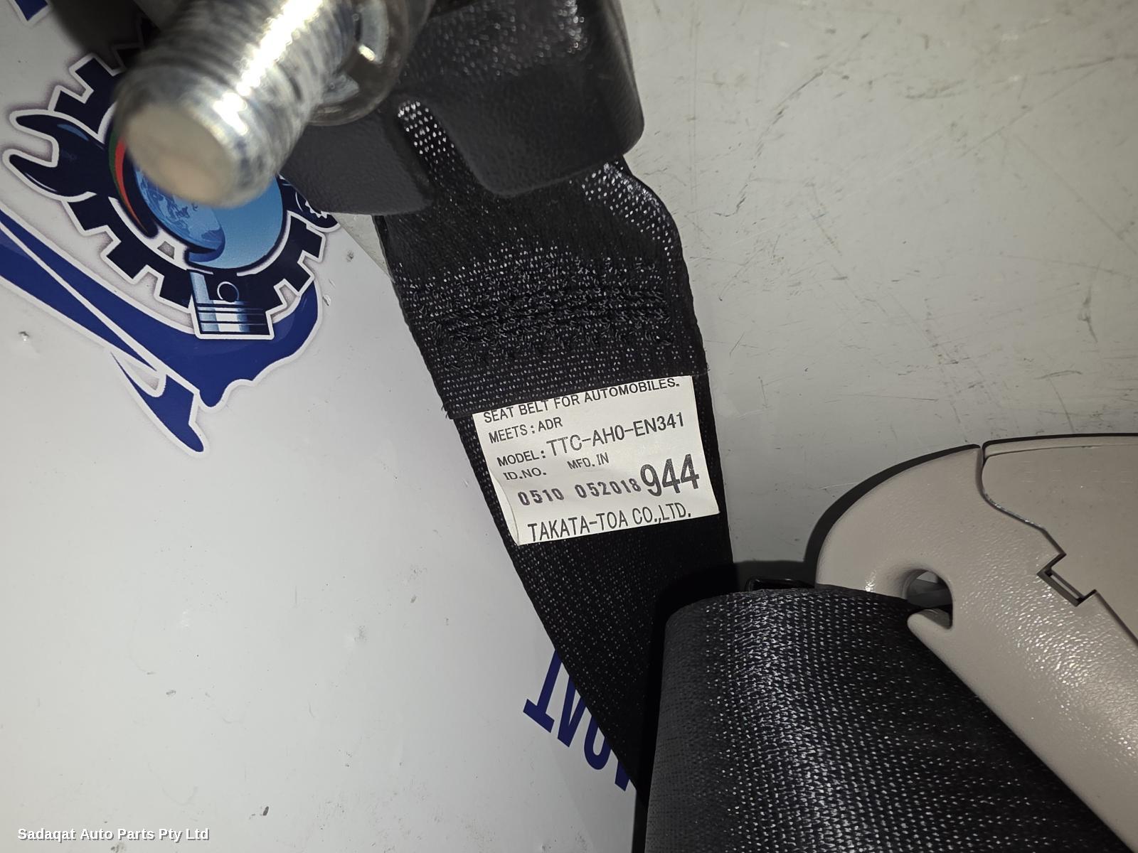 Mitsubishi Pajero Seatbelt/stalk