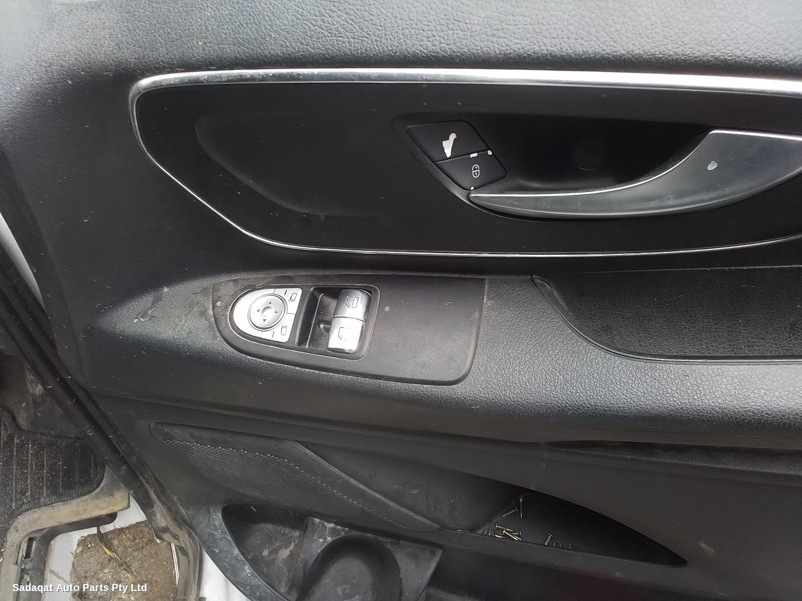 Mercedes Vito Right Headlamp