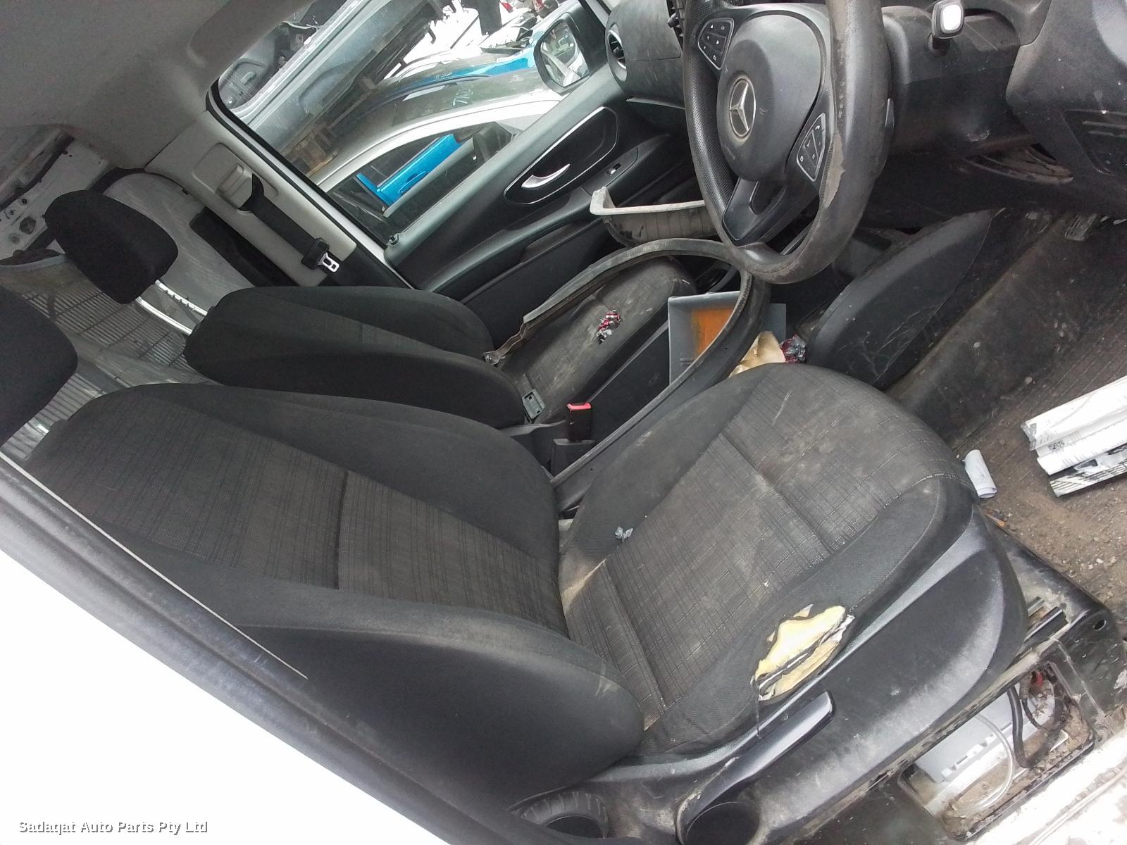 Mercedes Vito Right Headlamp