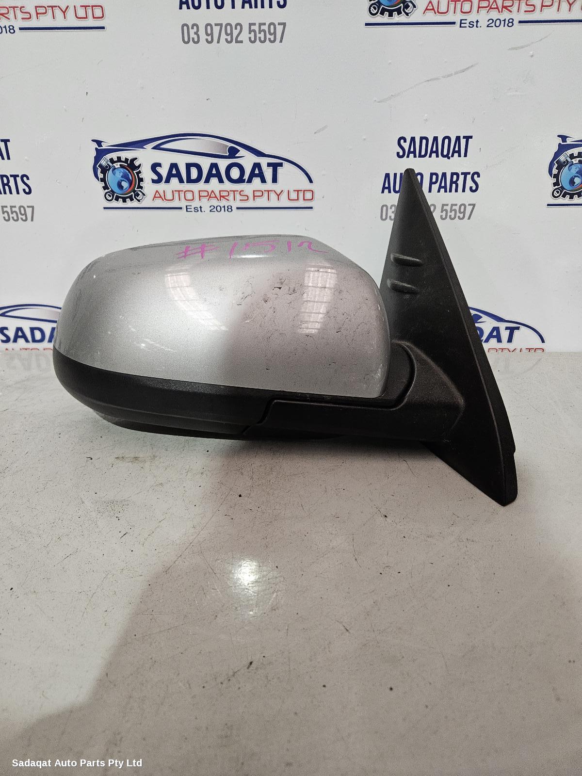 Hyundai Venue Right Door Mirror