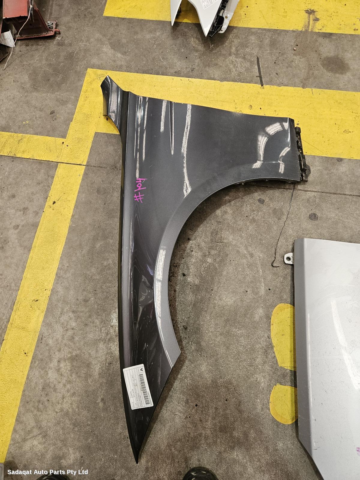 Bmw 3 Series Left Guard