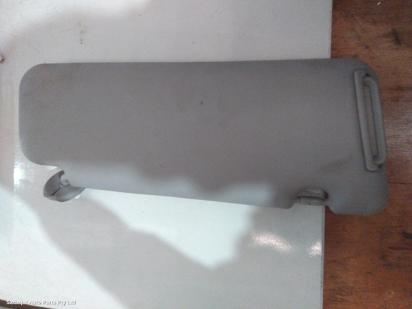 Toyota Kluger Sunvisor