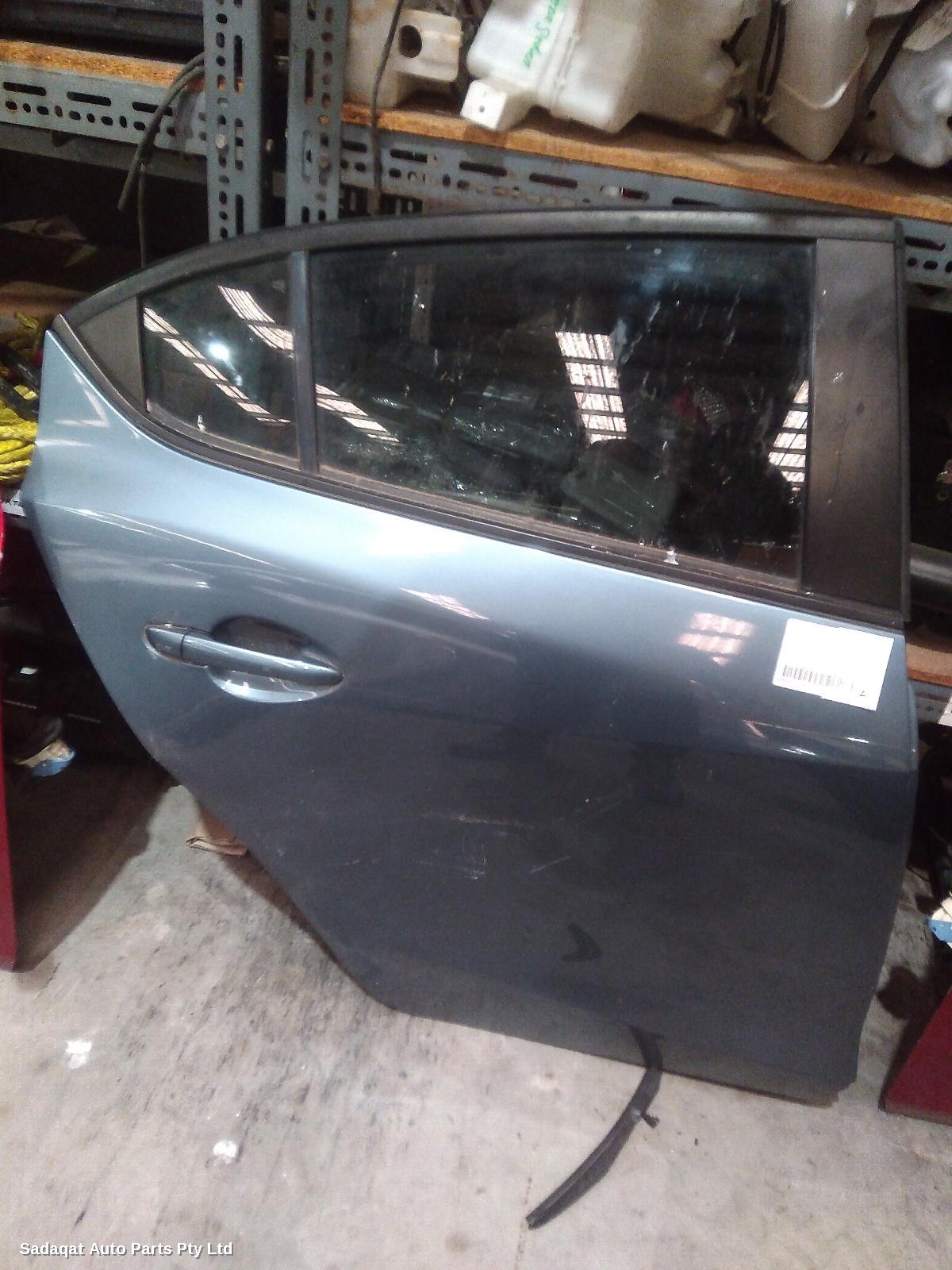 Mazda 3 Right_rear_door_sliding