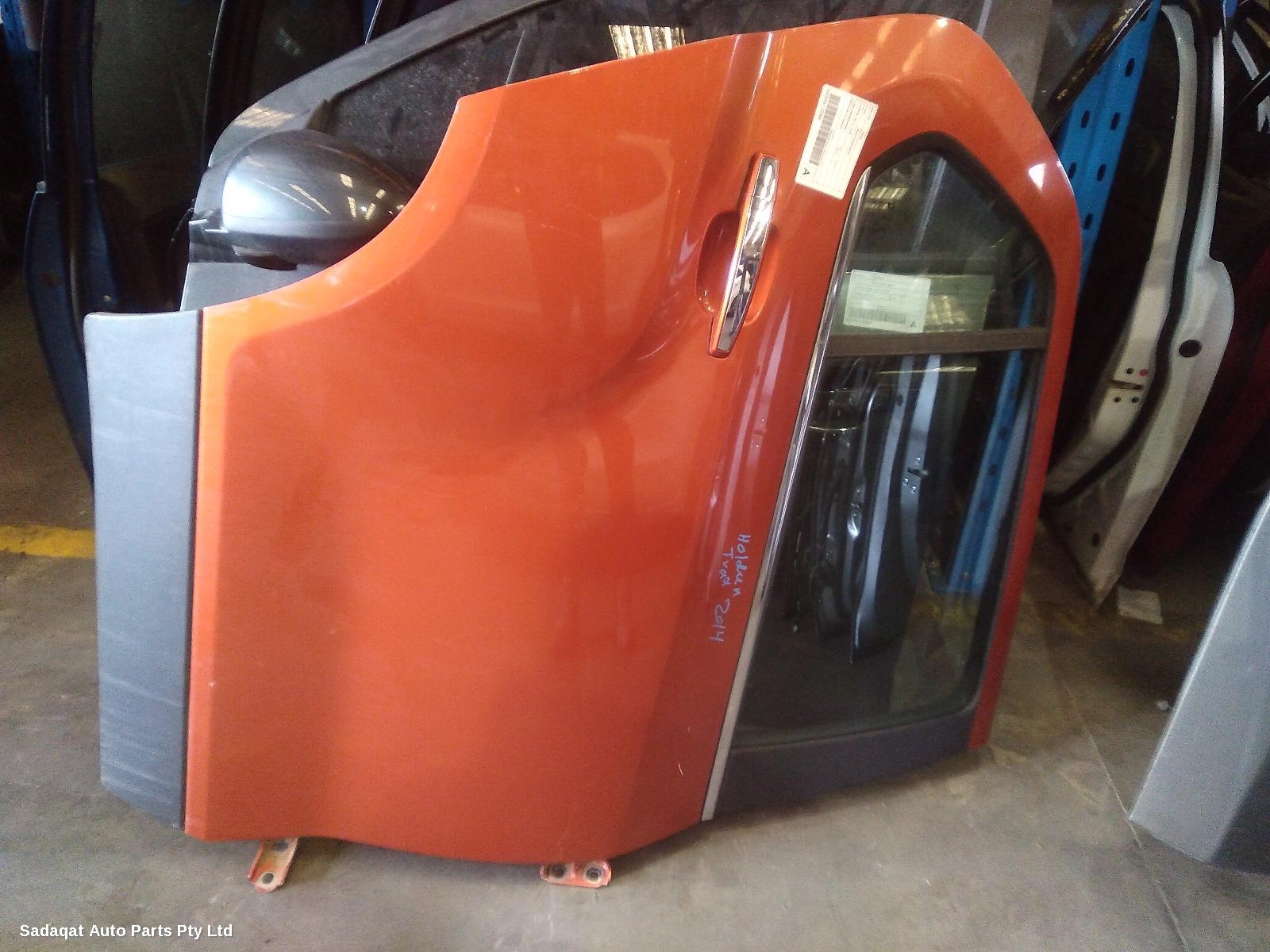 Holden Trax Right_rear_door_sliding