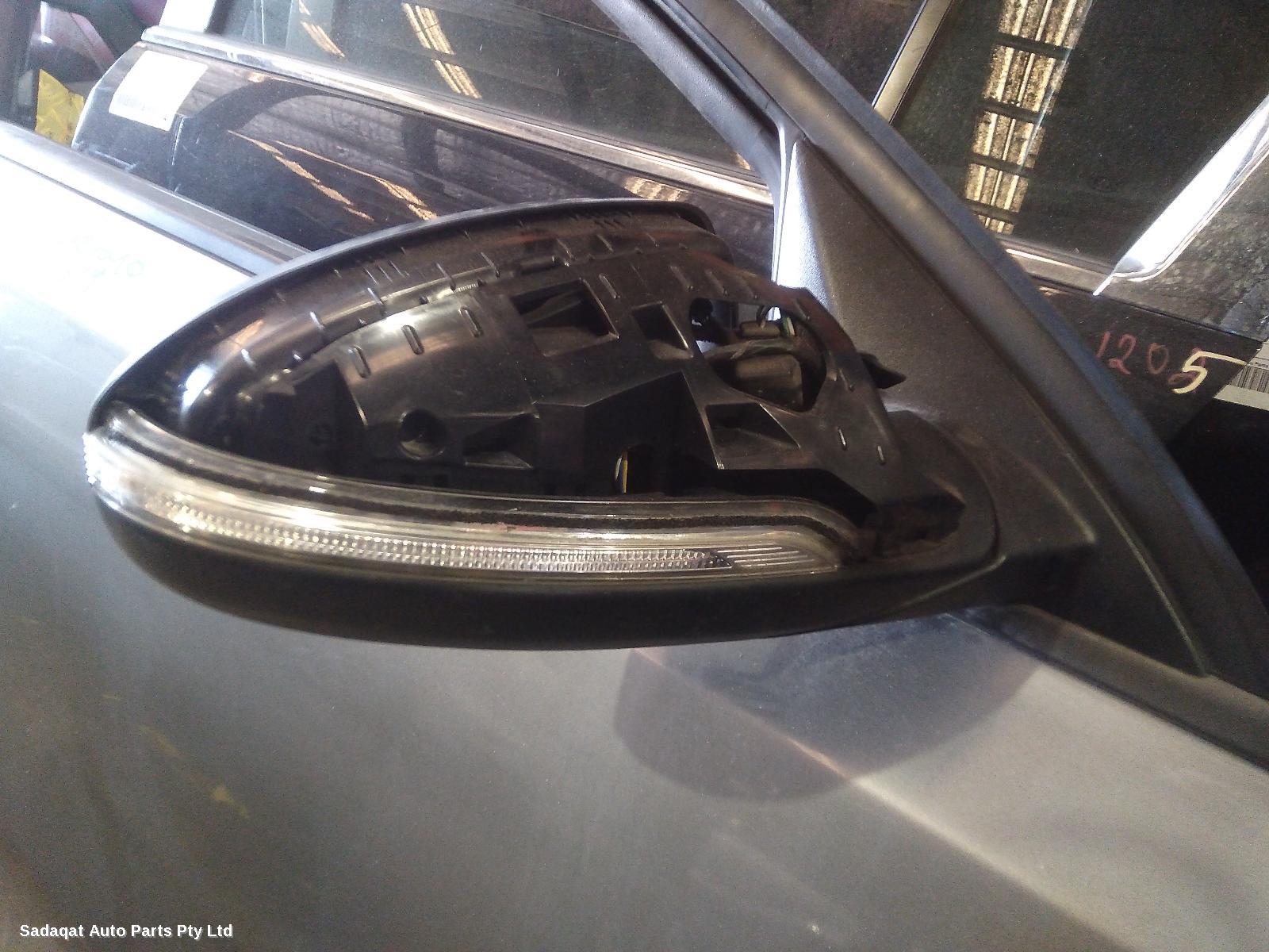 Kia Cerato Right Door Mirror