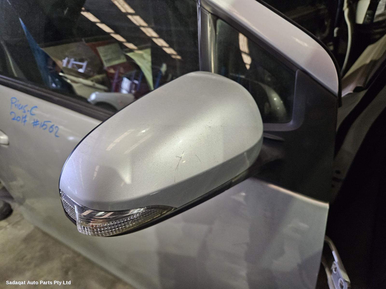 Toyota Prius Right Door Mirror