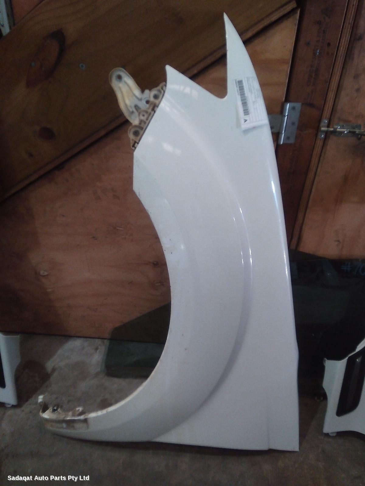 Mitsubishi Outlander Left Guard