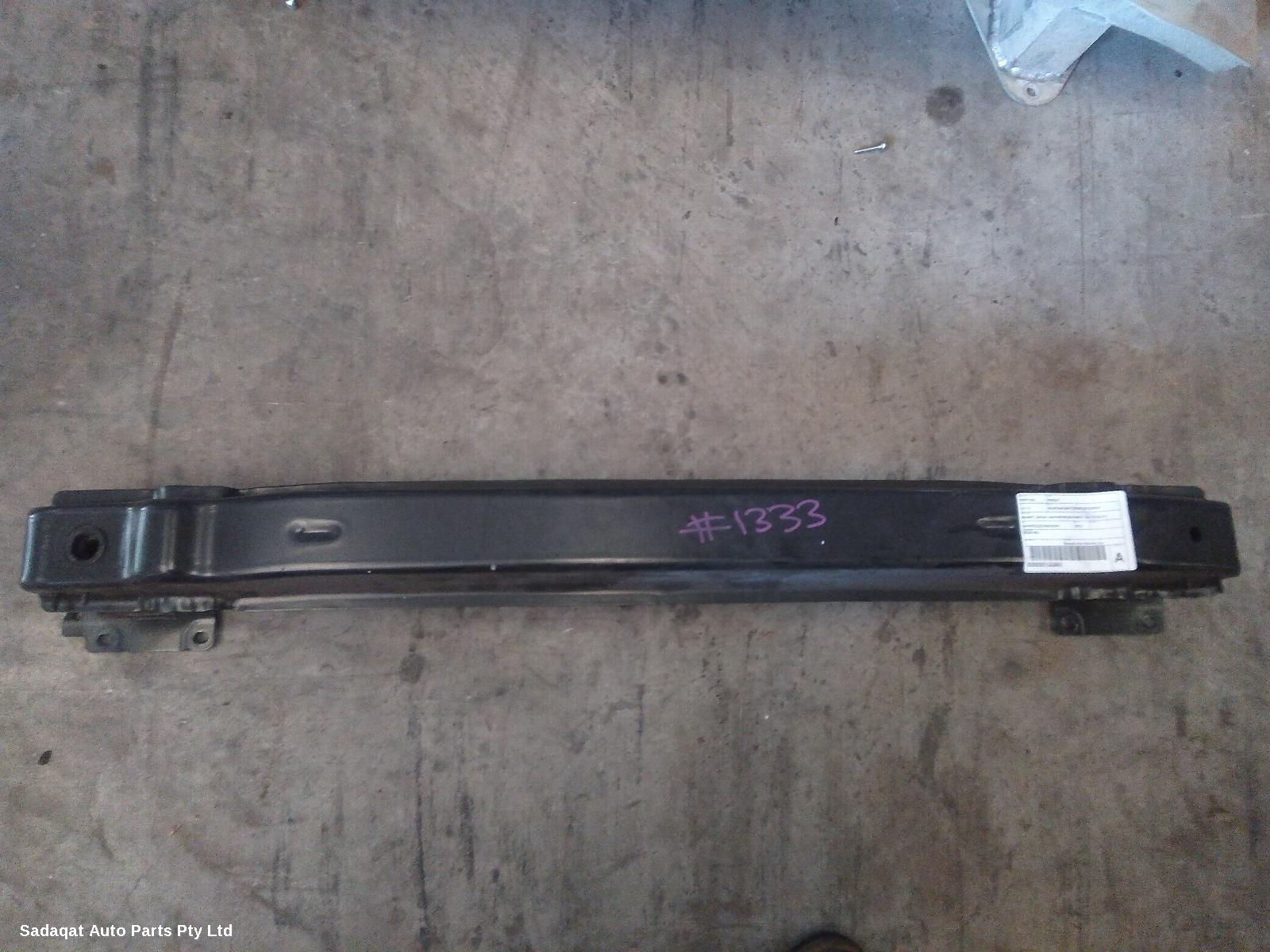 Volkswagen Passat R/bar Bracket/reinfo