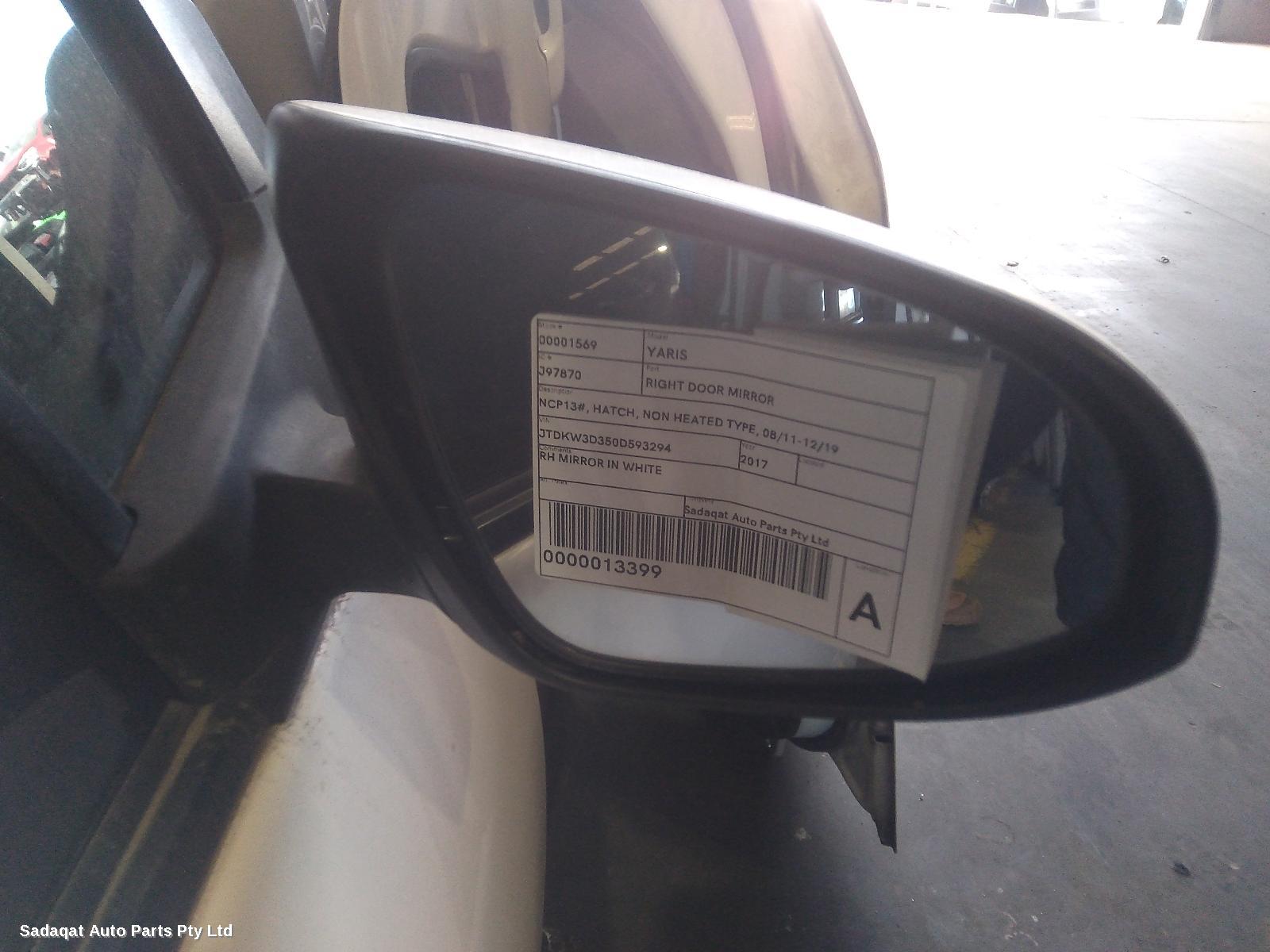 Toyota Yaris Right Door Mirror
