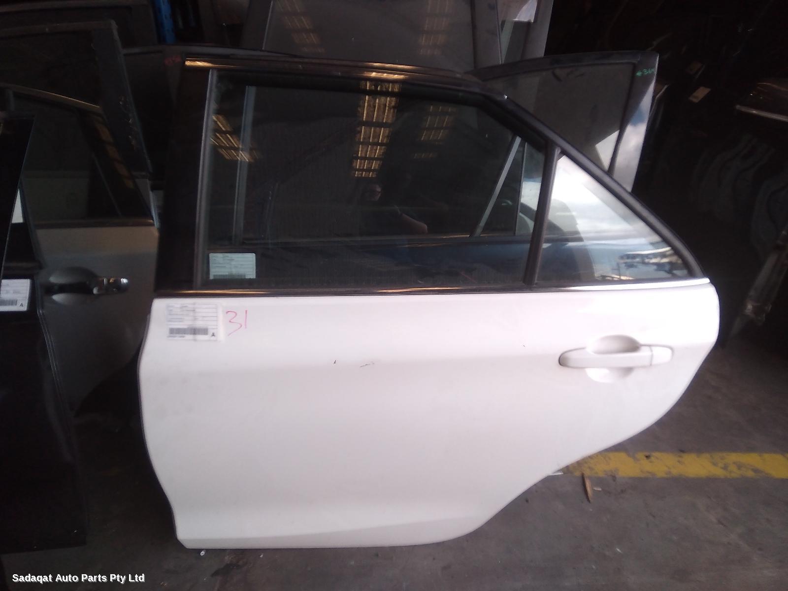 Toyota Camry Left Rear Door/sliding