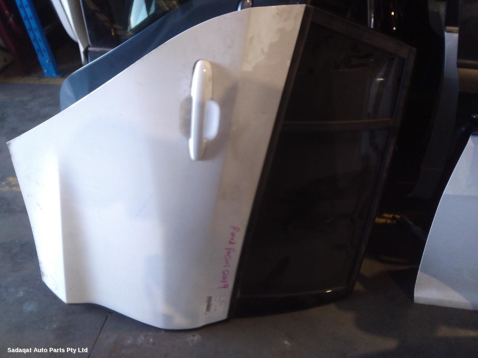 Ford Focus Right_rear_door_sliding