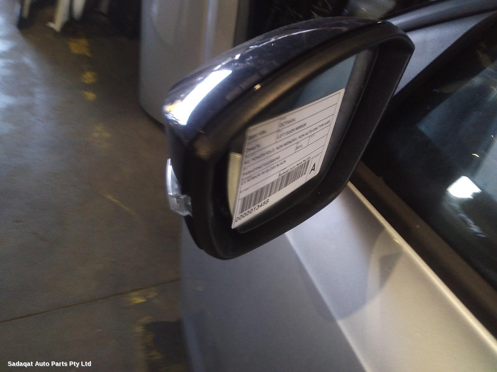 Skoda Octavia Left Door Mirror