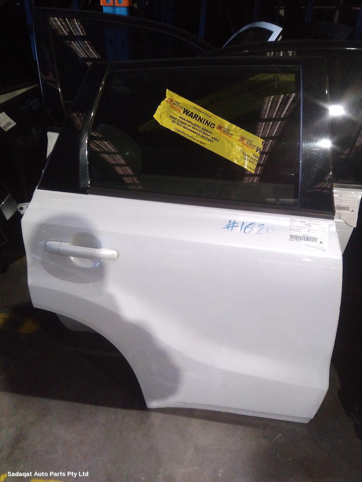 Suzuki Vitara Right_rear_door_sliding