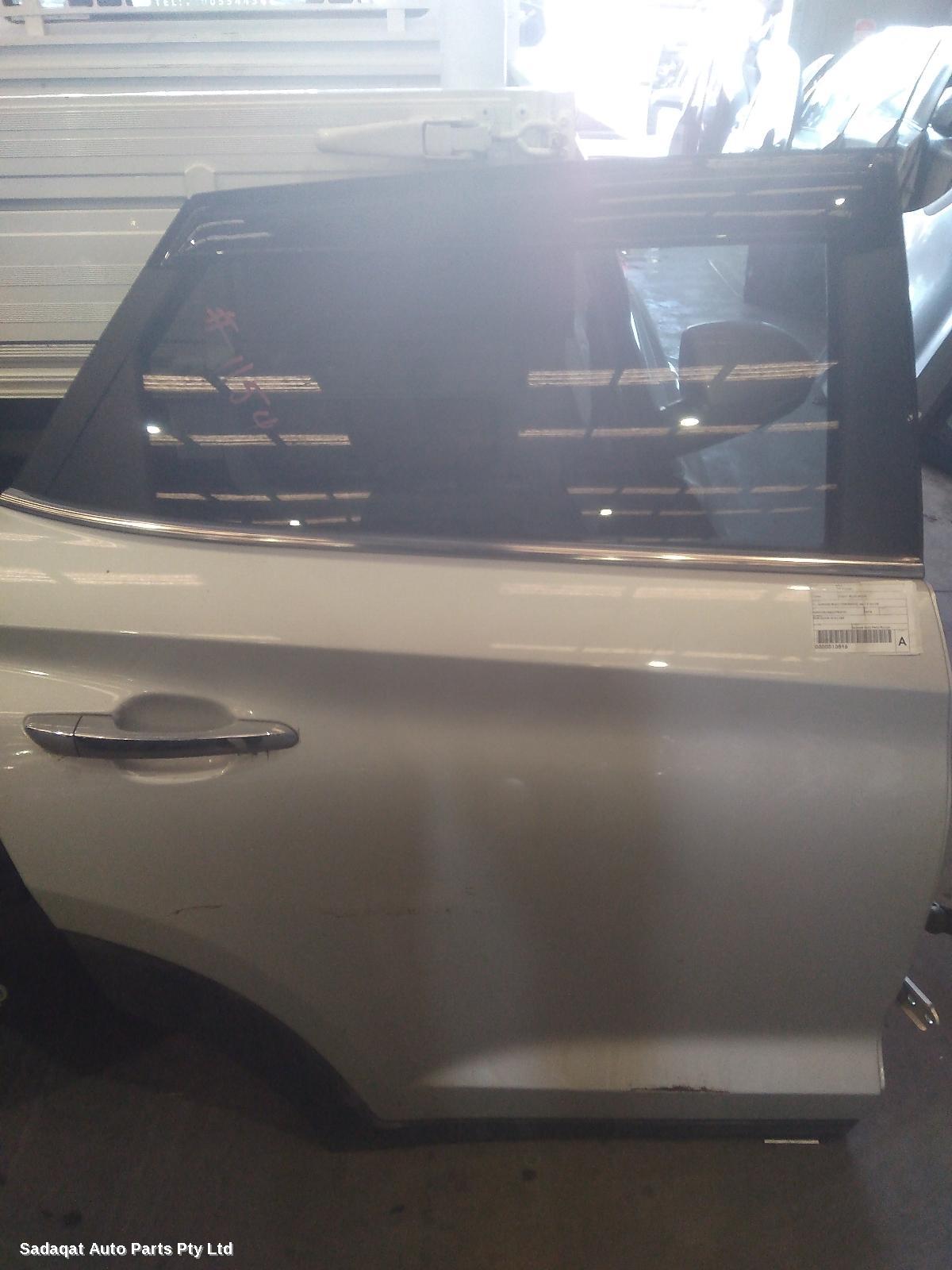 Hyundai Tucson Right_rear_door_sliding