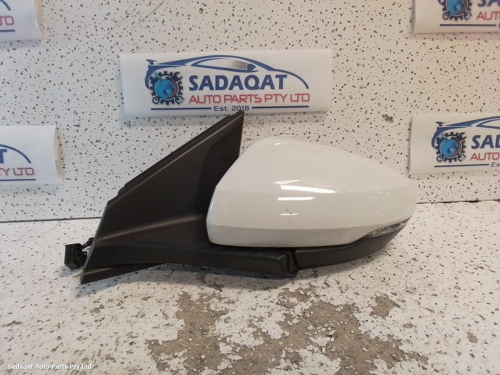 Volkswagen Polo Left Door Mirror