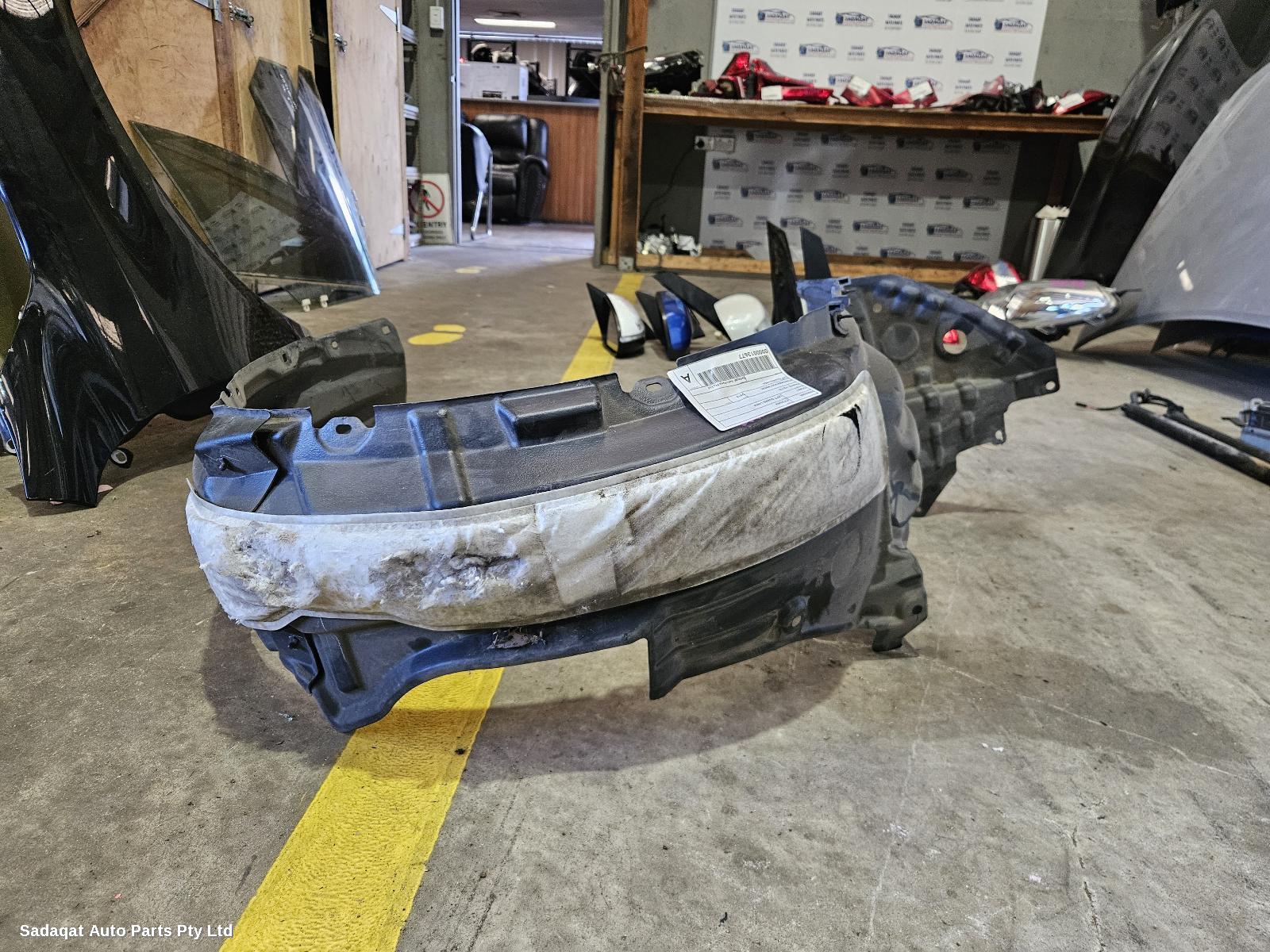 Lexus Ct200h Left Guard Liner