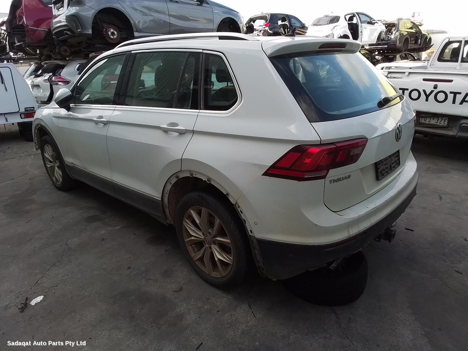 Volkswagen Tiguan Right Door Mirror