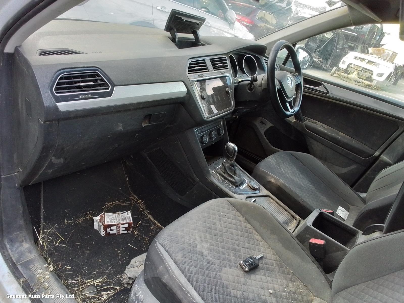 Volkswagen Tiguan Right Door Mirror