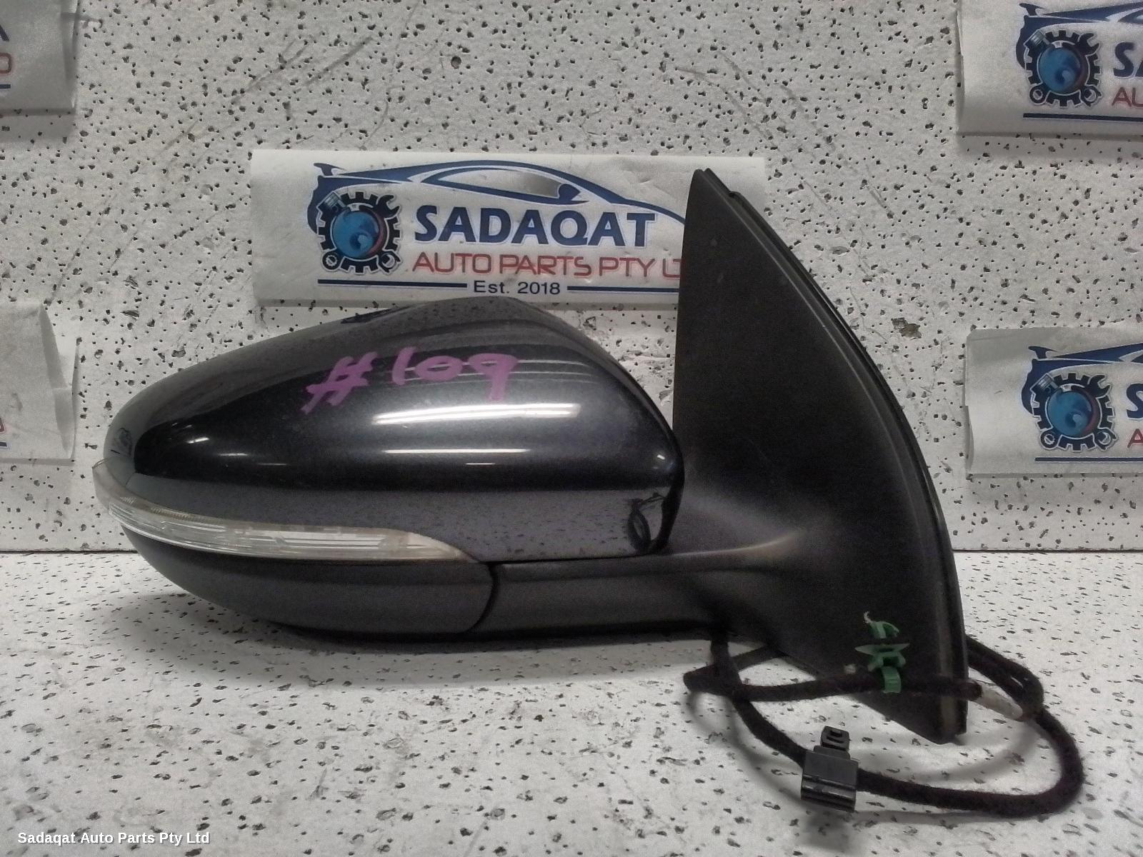 Volkswagen Golf Right Door Mirror