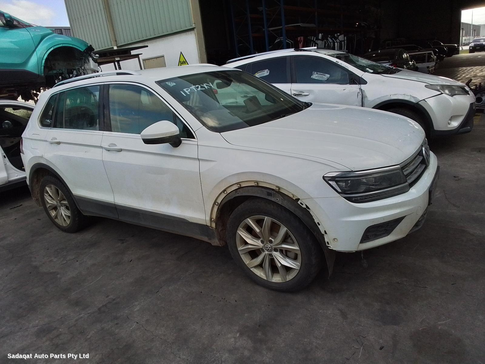 Volkswagen Tiguan Right Door Mirror