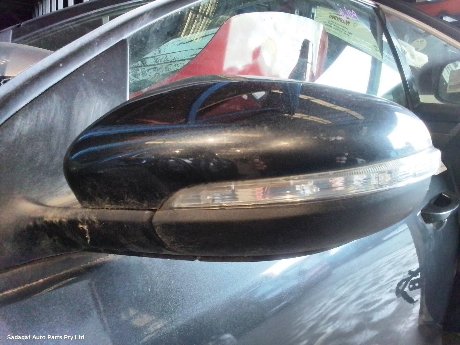 Volkswagen Golf Left Door Mirror