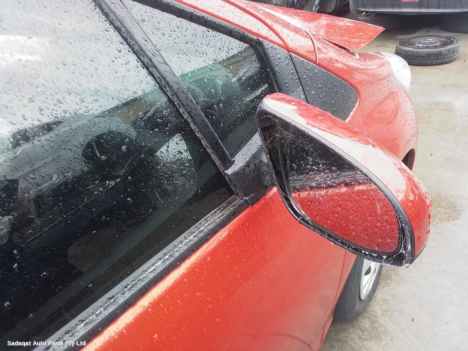 Toyota Yaris Left Taillight