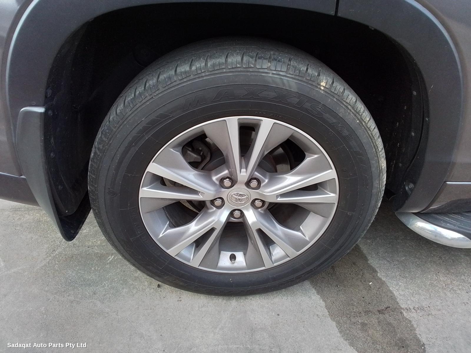 Toyota Kluger Armrest