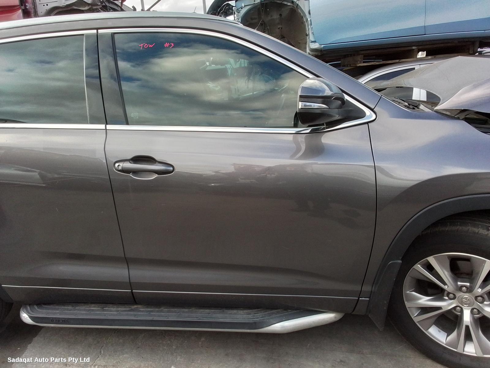 Toyota Kluger Armrest